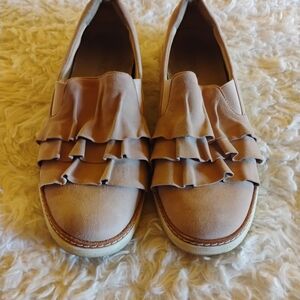 Vionic Women's Brown Ruffle Loafers